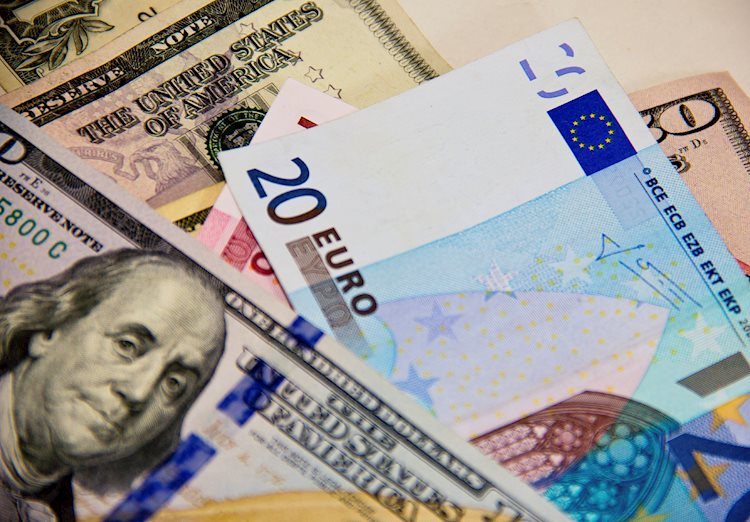 EUR/USD rises extra above 1.0960 to one-week highs as USD Slides