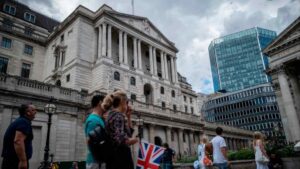 Bank of England warns on corporate default threat