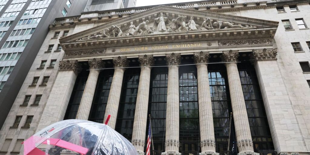 Market Snapshot: S&P 500 futures hump as hawkish Fed pushes Treasury yields to original 16-year highs