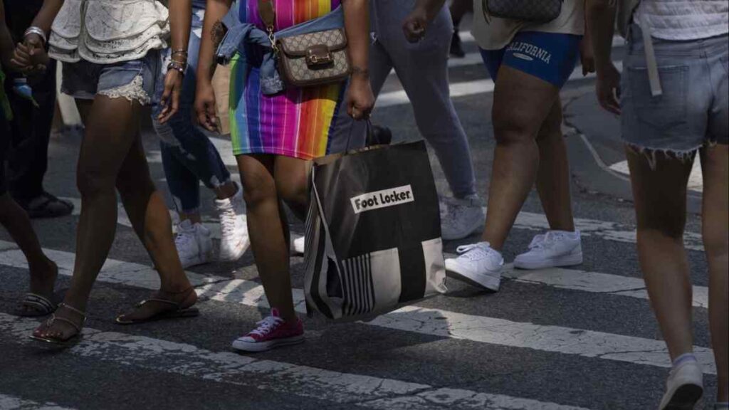 Pricey items to push US vacation spending previous pre-pandemic phases