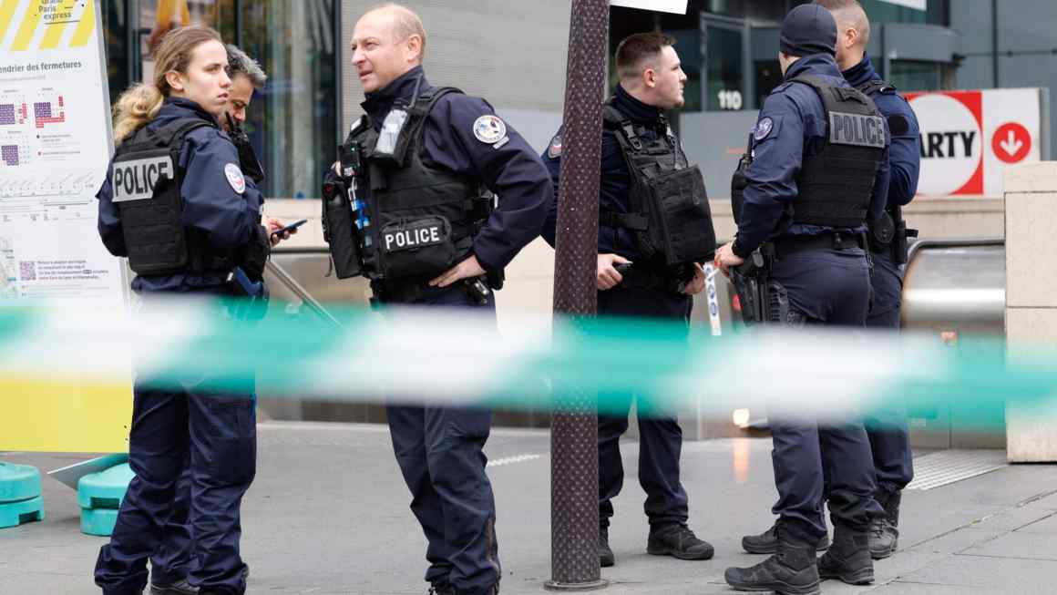 Police shoot veiled girl in Paris prepare region