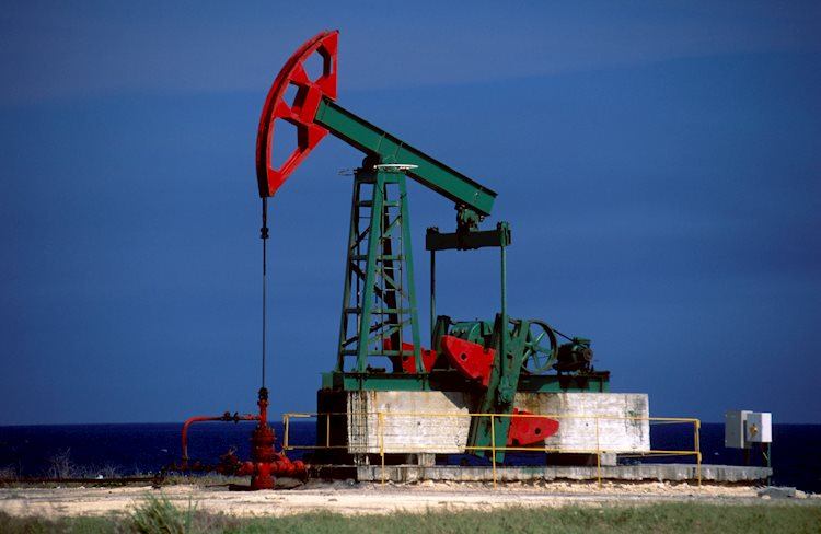 WTI trades with a particular bias above $82.00, US NFP records looms