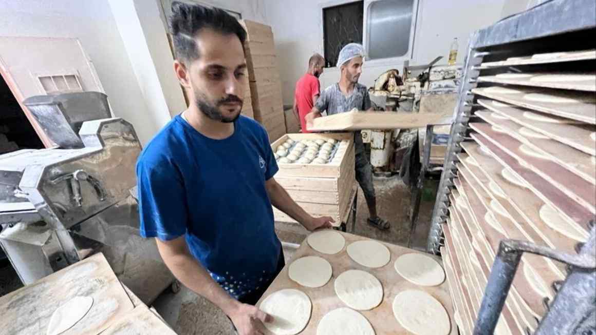 Flatbread for thousands: how a battle-torn Gaza bakery is combating hunger