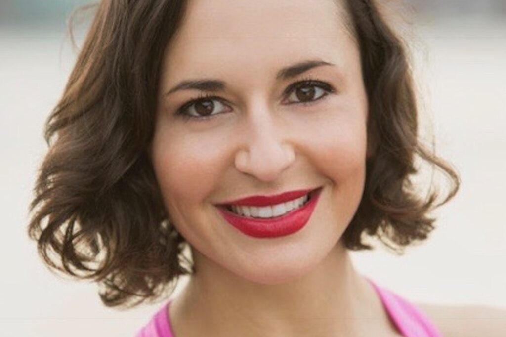 This Ballet Dancer Wished a Aspect Hustle When the Pandemic Stopped Performances. So She Spun Her Uncommon Skill Speak Into a 6-Figure Change.