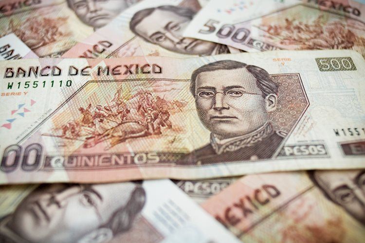 Mexican Peso plummets as US inflation surprises, traumatic Fed price lower expectations