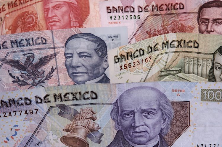 Mexican Peso weakens on strong US Retail Sales, excessive US yields