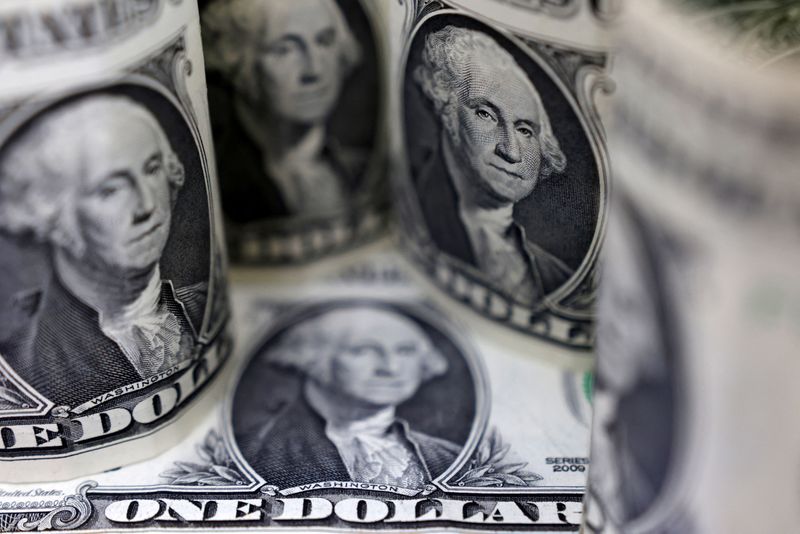 Currencies consolidate as buck steadies, euro hangs shut to 1-month low