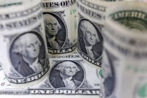 Dollar falls on bets for dovish Fed