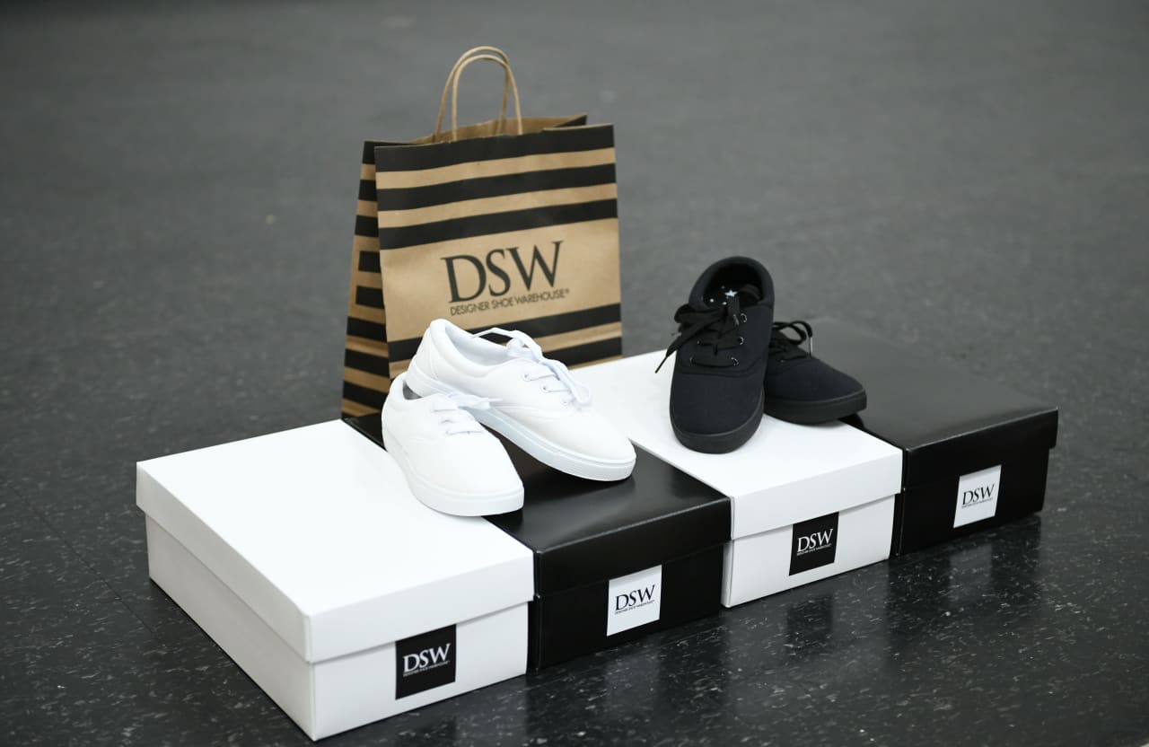 DSW shoe store parent’s stock plunges after shock sales fall, huge profit leave out