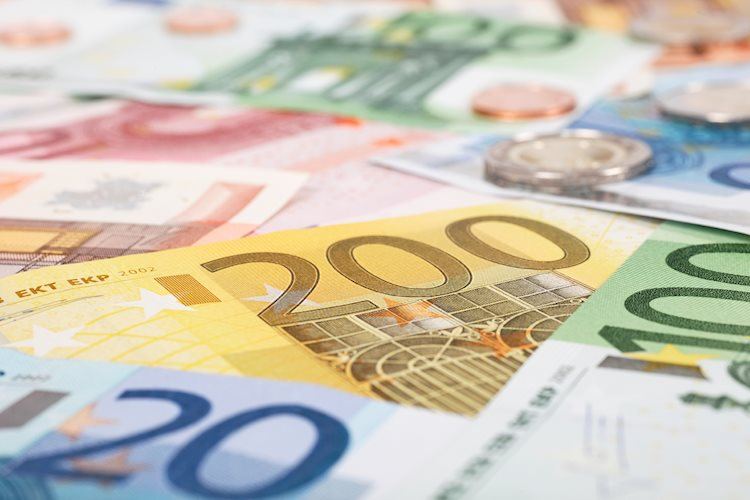 EUR/USD weakens as Eurozone PMI sinks into contraction