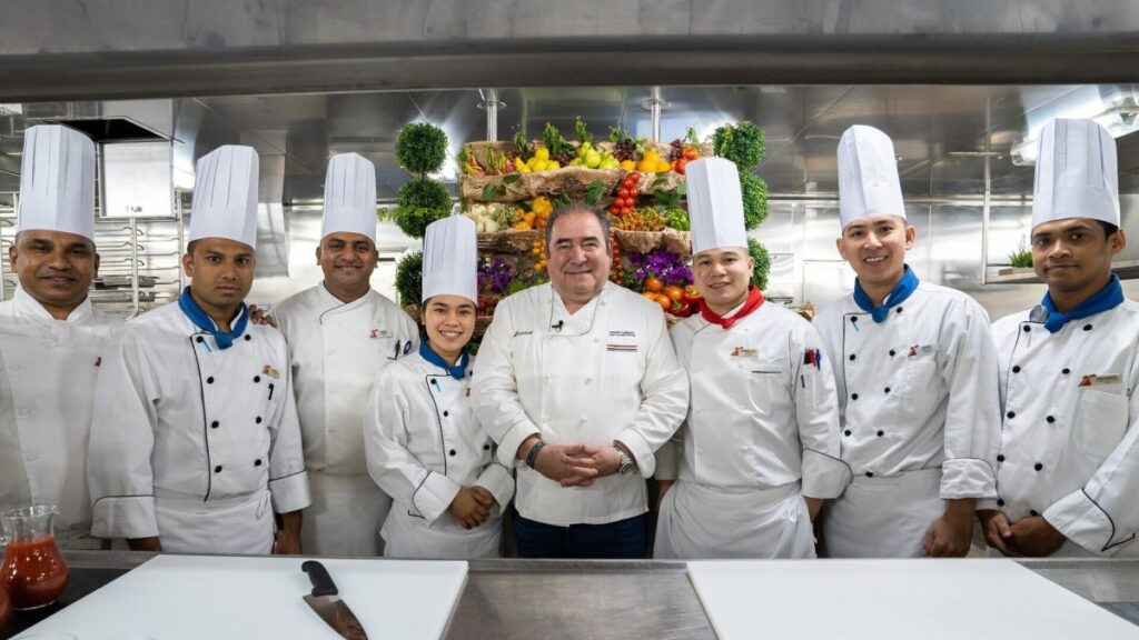 Carnival Cruise Line passengers defend off on dining inquire of