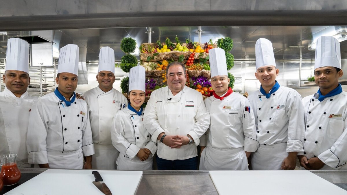 Carnival Cruise Line passengers defend off on dining inquire of