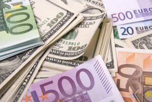 EUR/USD recovers losses as gentle US PCE inflation weighs on US Greenback