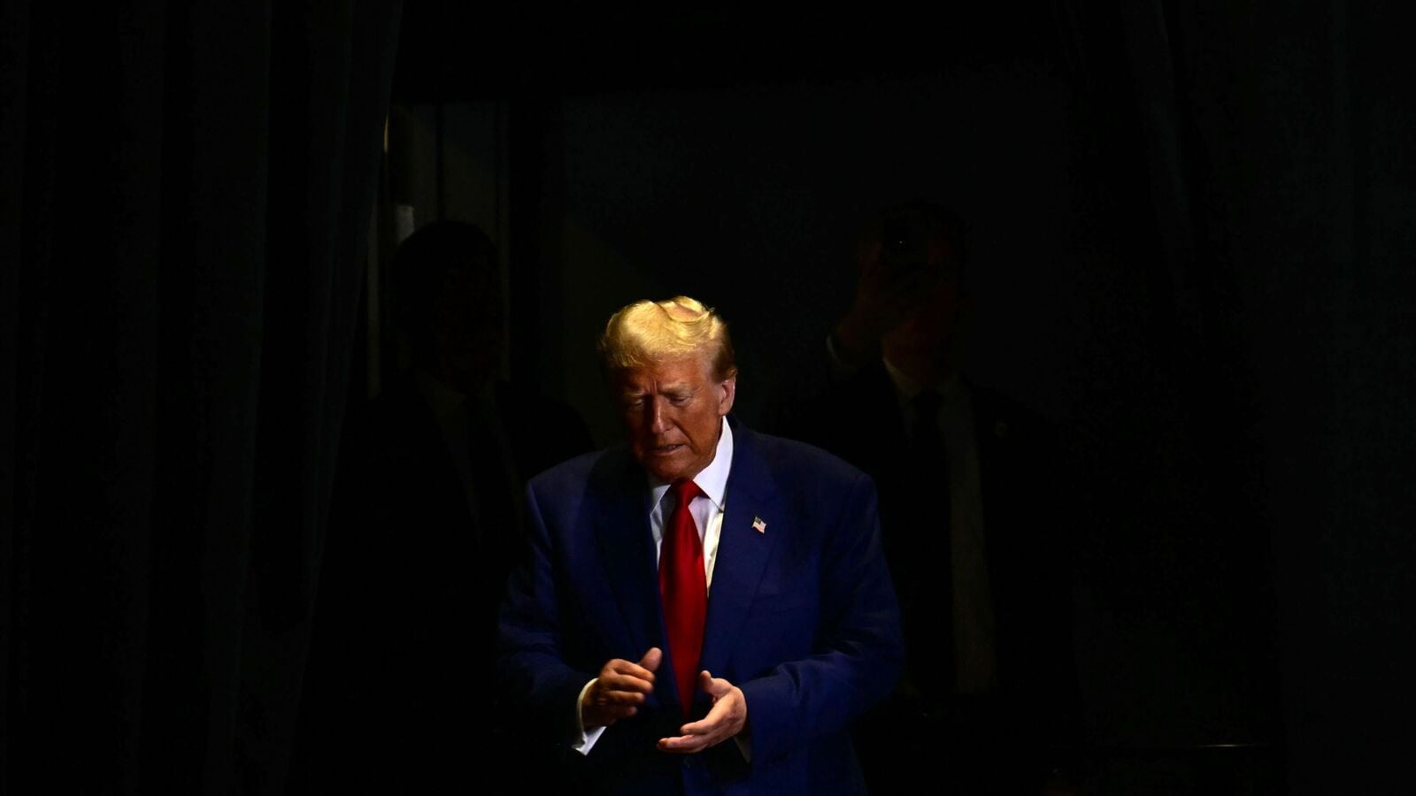 Donald Trump set his palms ‘everywhere’: Ex-mannequin says used US President ‘groped’ her, ‘smiled’ at Jeffrey Epstein