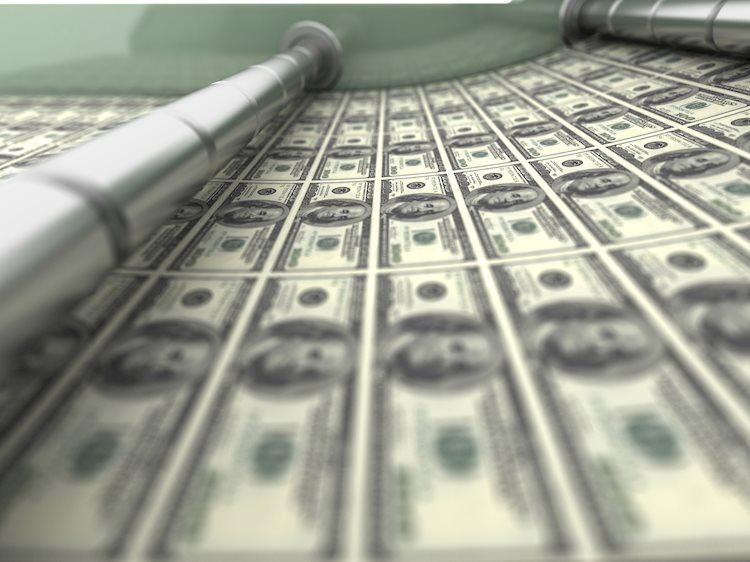 US Dollar edges decrease after refined PCE files