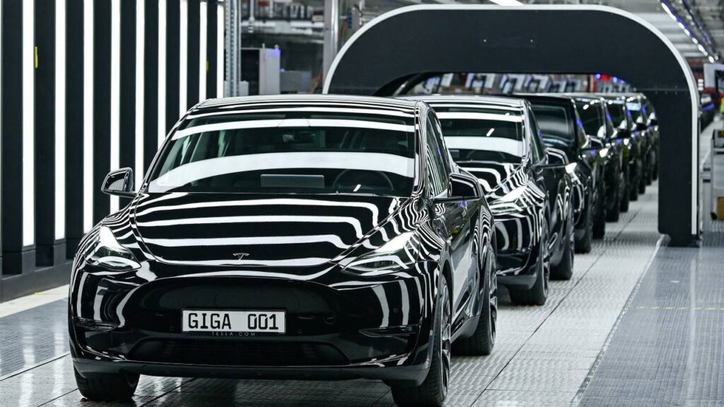 US industrial production rises on utilities in frigid iciness snap