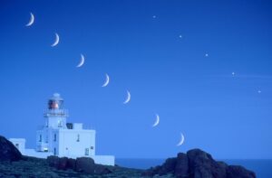 perceive-a-crescent-moon-venus-and-the-northern-lights-the-evening-sky-this-week
