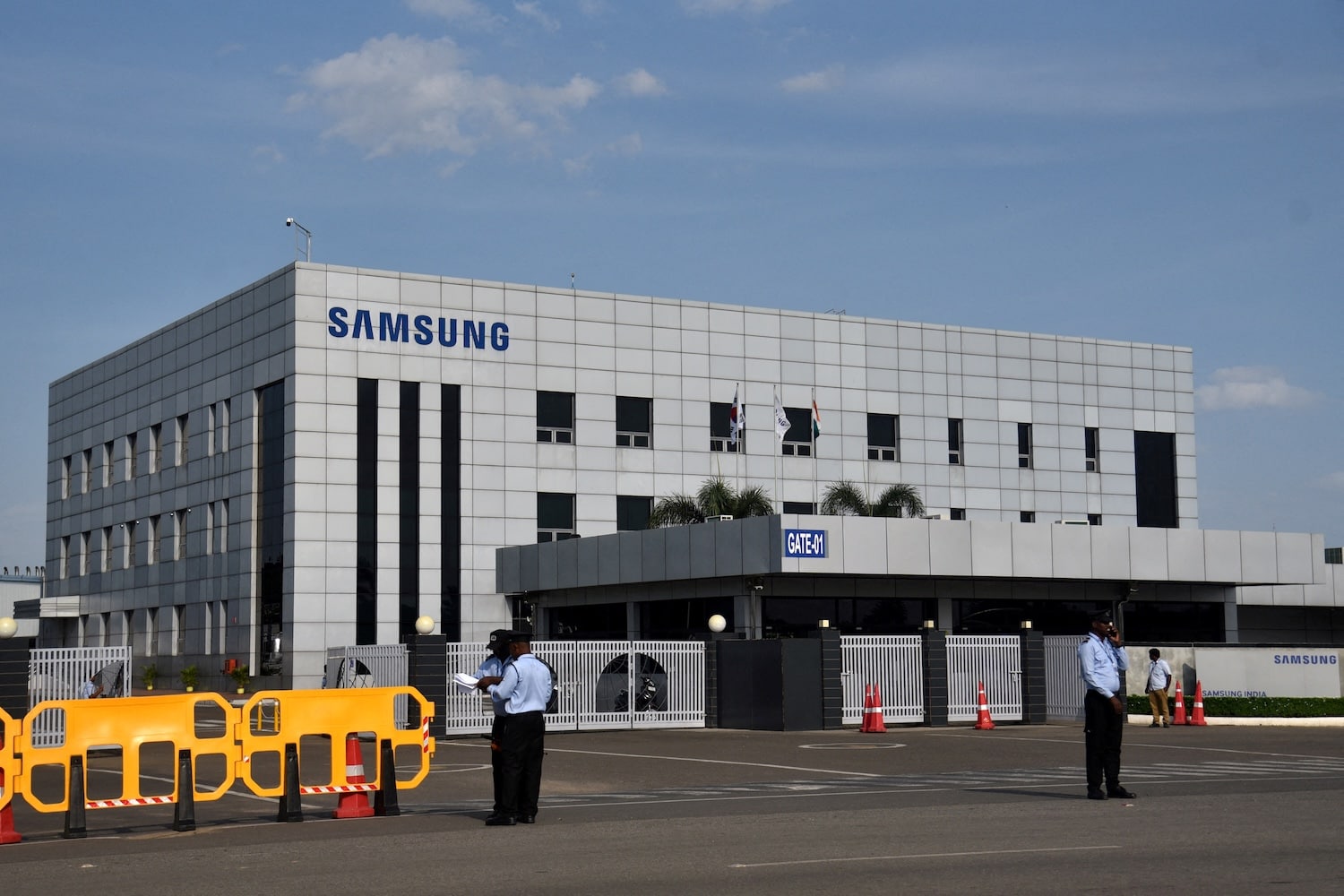 Samsung targets to irascible 100 million Galaxy A chain unit sales this year