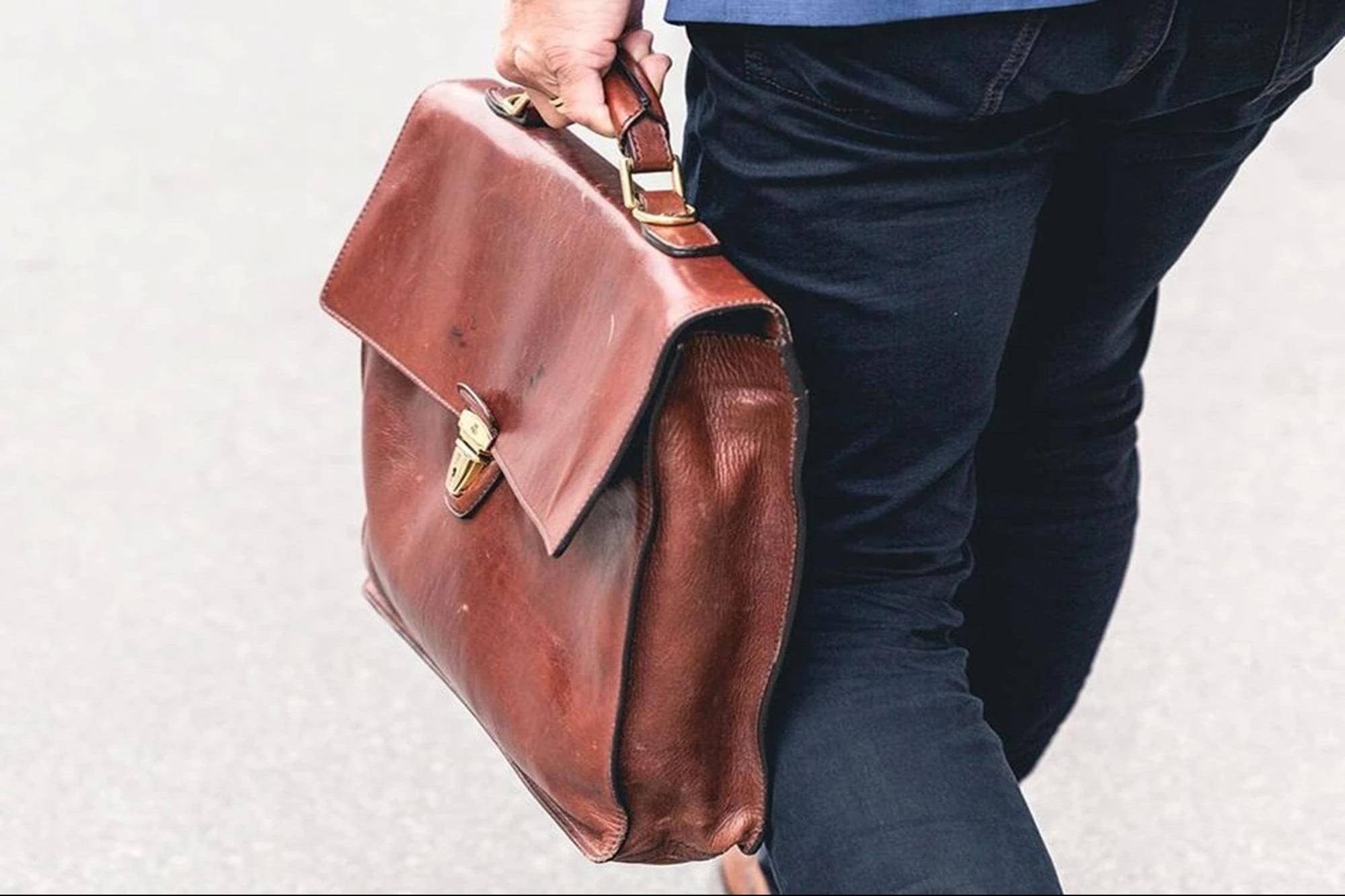 A Multitasking App That Builds Your Web sites and Runs Your Business for Less Than $400