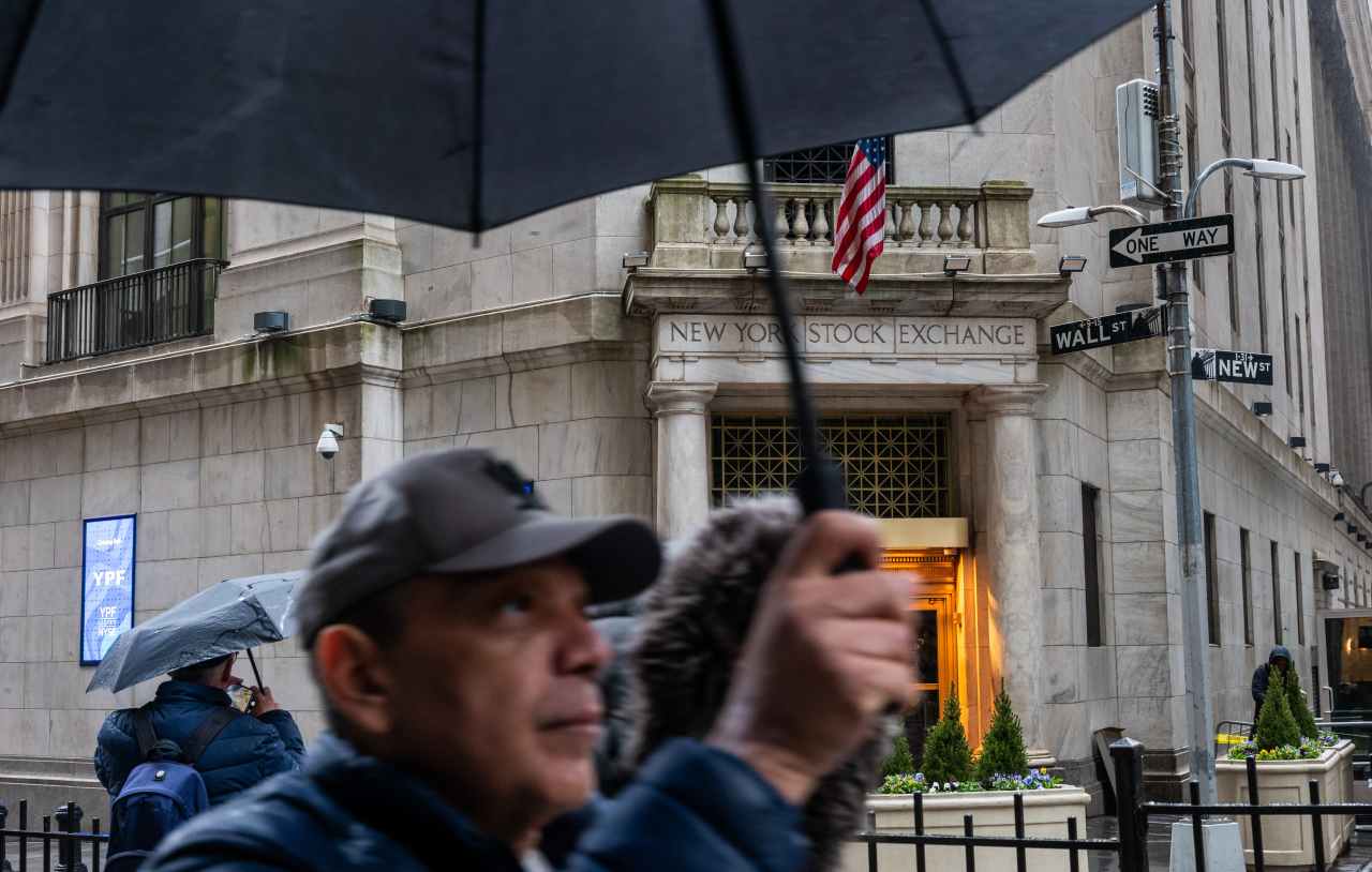 This strategist warned of a selloff in December. He’s watching these two indicators to ascertain if shares admire bottomed.