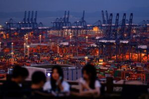 Wary merchants hope US-China talks wintry high-stakes trade war