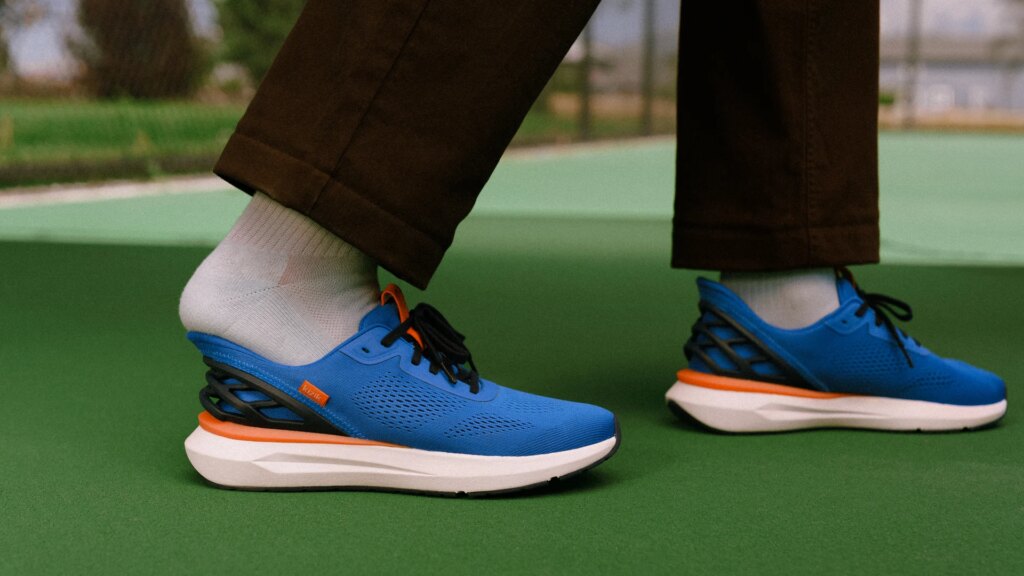 Fingers-free Sneaker-Maker Kizik Correct Sued Skechers 