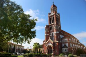 This Underrated Louisiana Metropolis Is The Beating Heart Of Cajun Culture