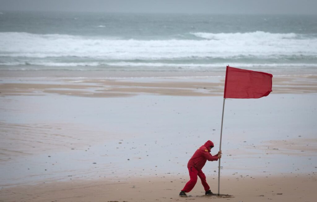 The exiguous-enterprise hiring engine is sputtering. Why that’s a crimson flag for the financial system.