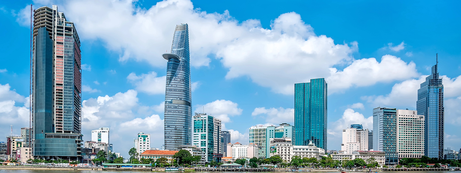 Vietnam e-wallet market up 26.6%, AI principles open