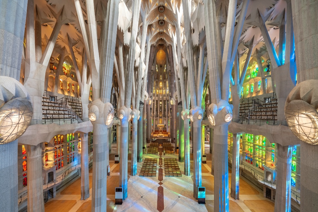 Sagrada Família has 2,000 tonnes of Derbyshire sandstone