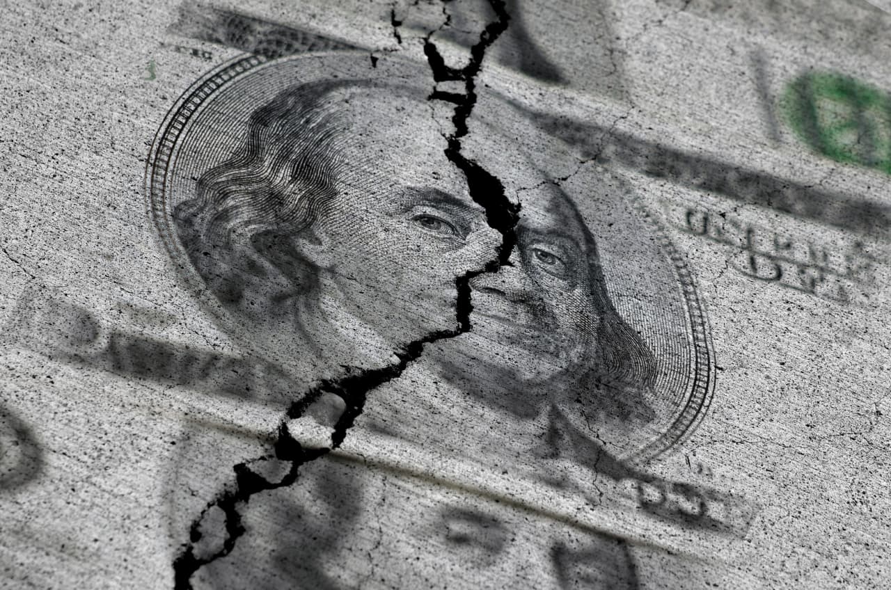 Non-public-credit disaster or rising agonize? Why the ‘Colossal Six’ banks are a safer bet.