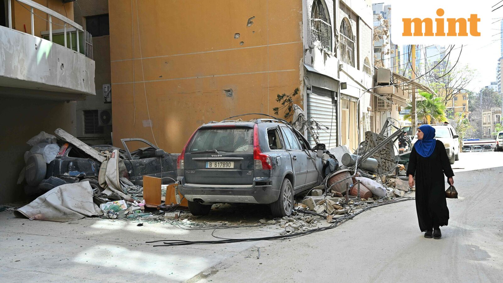 Lebanon PM strikes to disarm non-sigh teams amid Israeli assaults on Beirut; Hezbollah stays defiant