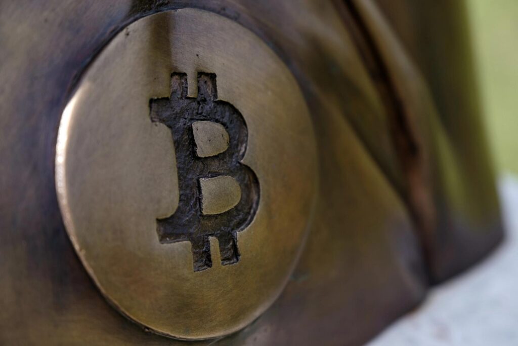 Satoshi-generation bitcoin at middle of $285 billion lawsuit moves after 14 years