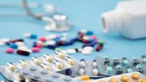Hospitals cannot pressure patients to aquire medicines from particular shop: FDA