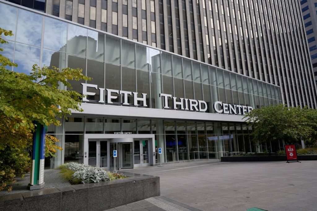 Fifth Third (FITB) Inventory Climbs After Blowout Quarter Fueled by Comerica Deal