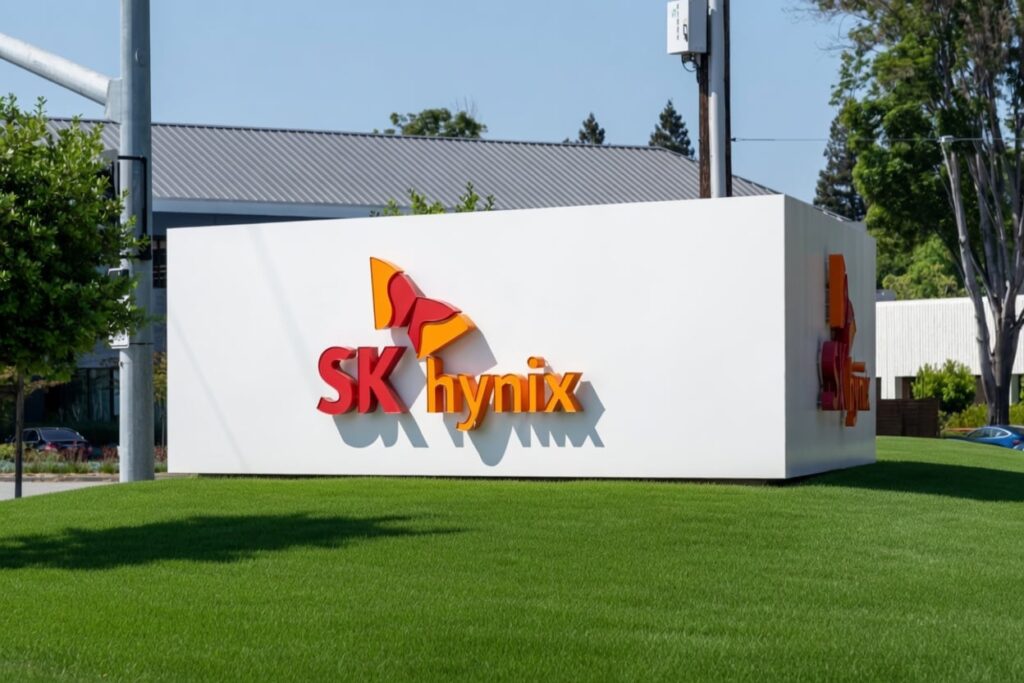 SK Hynix (SKHY) Inventory Tanks on China IPO Fears — Analysts Aloof Look 100% Upside