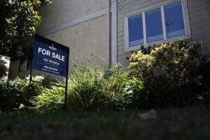 Are 7% mortgage rates subsequent? The Treasury market is flashing a warning signal for dwelling patrons.