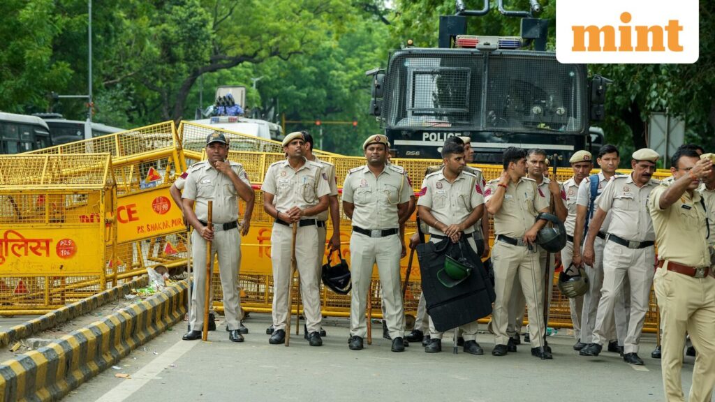 Delhi Police disorders unusual traffic advisory amid CJP whisper; Metro entry restored at 3 key stations