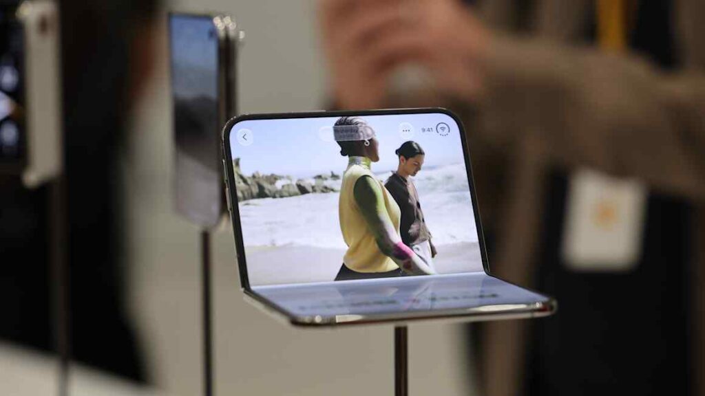 Foldable iPhone will rate $1,999 as Apple raises smartphone prices