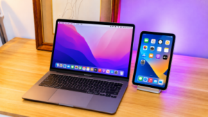 Apple to birth first touchscreen MacBook and contemporary iPad mini in late October: Yarn